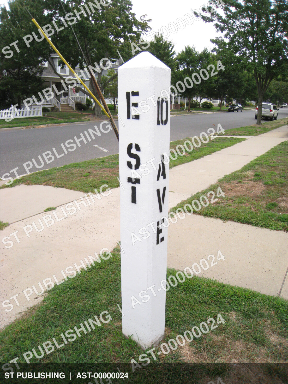 E Street 10th Ave Original Pole